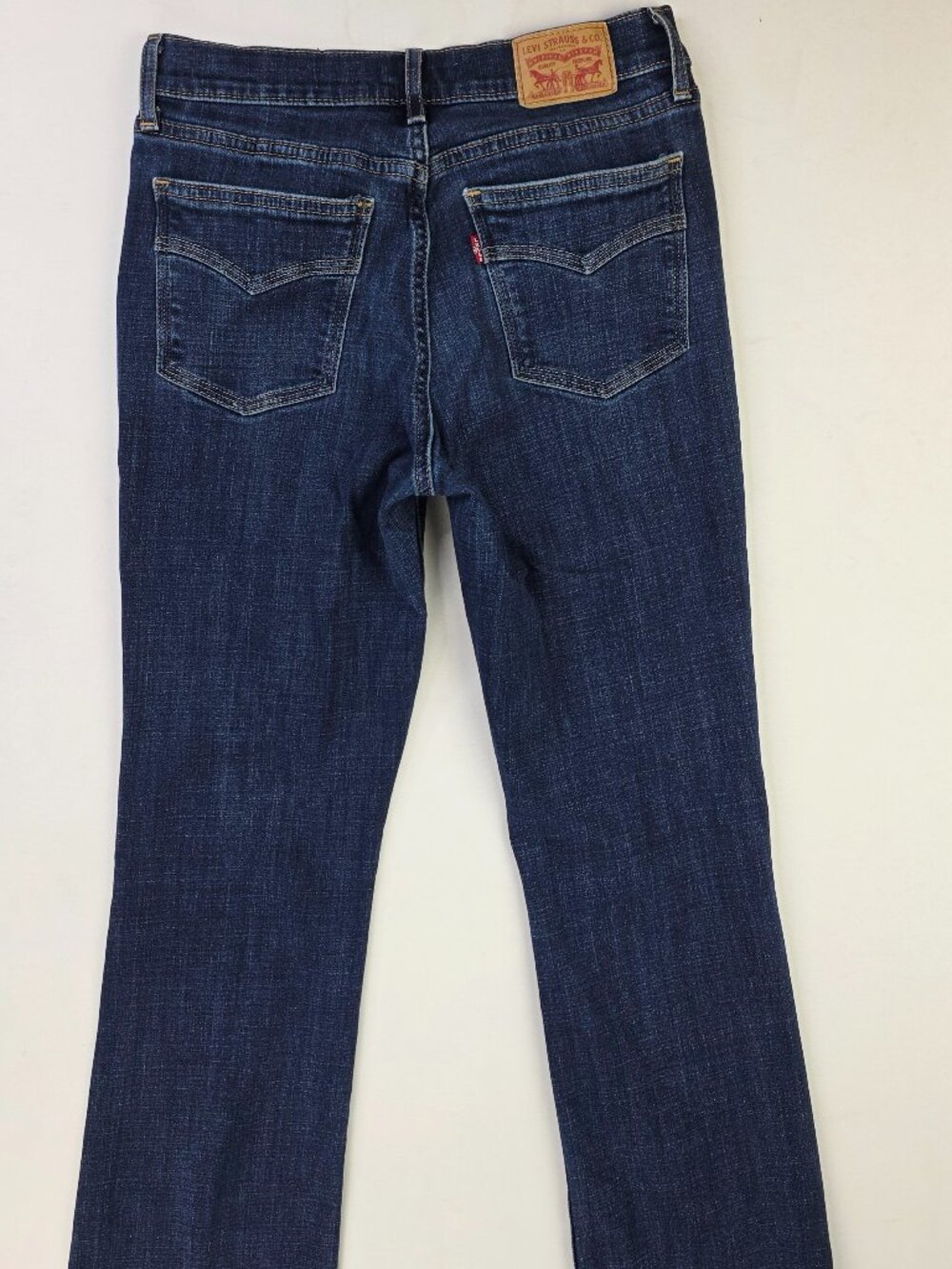 Levi's Classic Bootcut 26X32 Womens Size 2M Blue Denim 5 Pocket Logo Tag Jeans